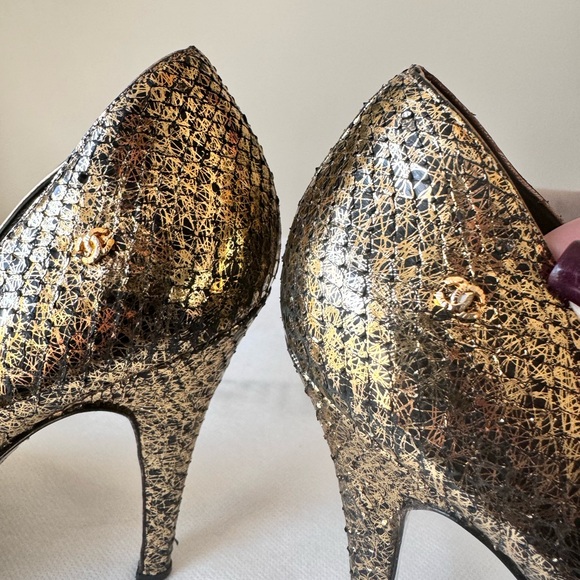 CHANEL Metallic Gold Python Snakeskin Leather CC Logo Peep Toe Pumps - Picture 8 of 11